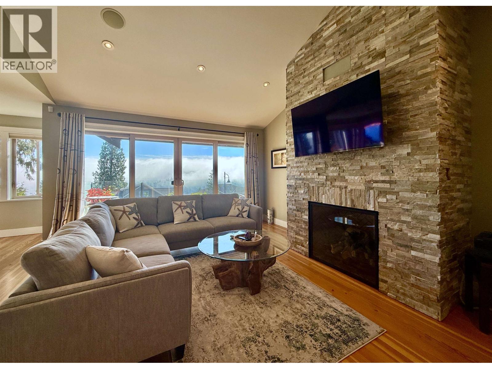 496 SPYGLASS PLACE, Gibsons - Image 1