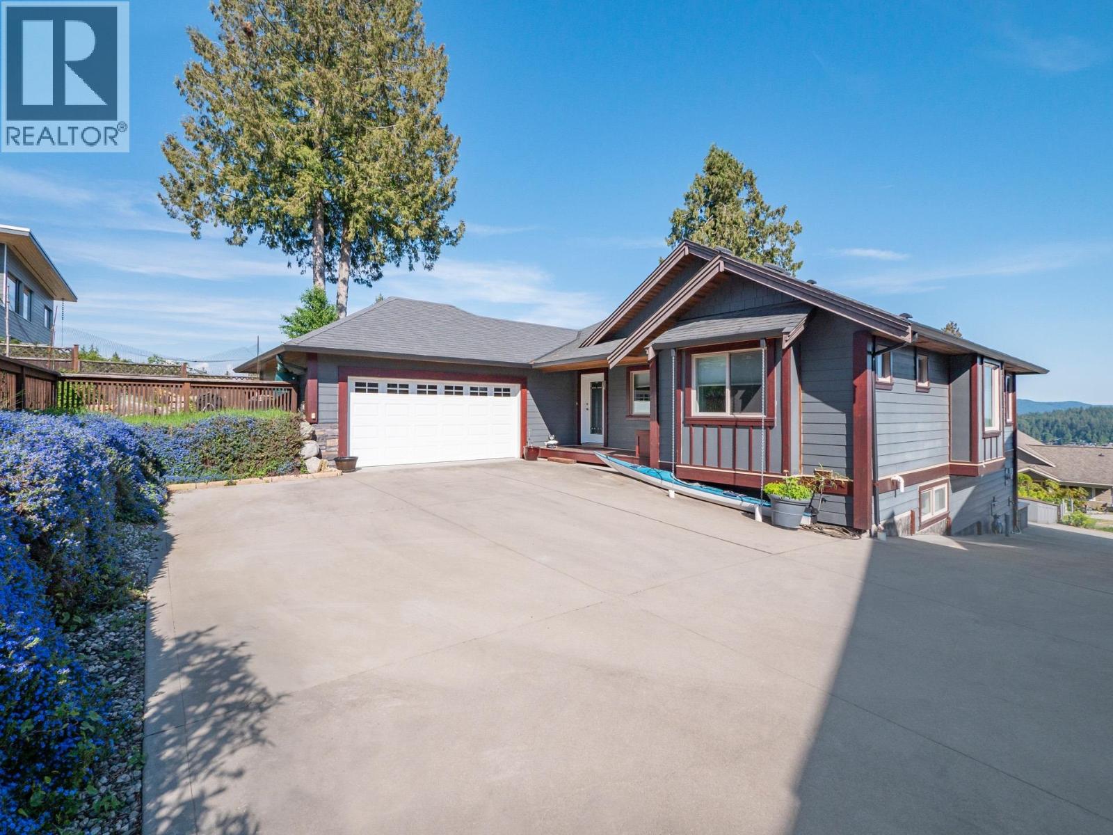 496 SPYGLASS PLACE, Gibsons - Image 1