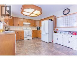 Bedroom - 5 Stapeford Crescent Se, Medicine Hat, AB T1B3Z1 Photo 9
