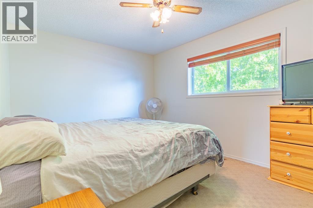 5 Stapeford Crescent SE - 16