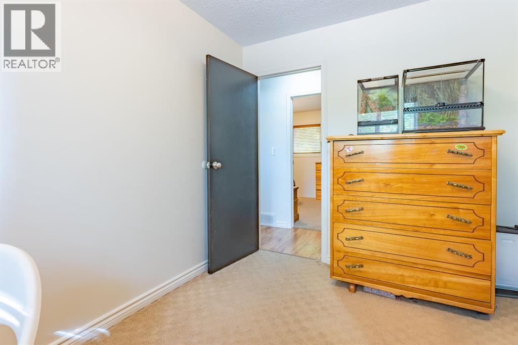 5 Stapeford Crescent SE - 13
