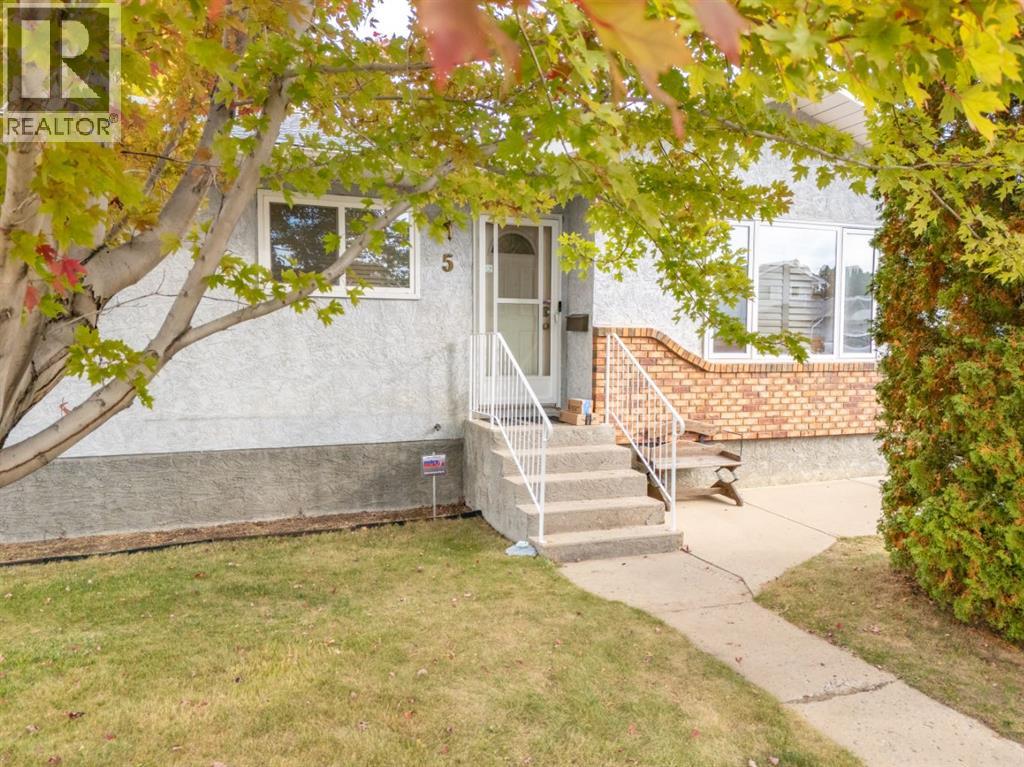 5 Stapeford Crescent SE - 2