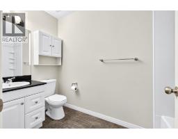 948 31 Avenue NW - photo 36