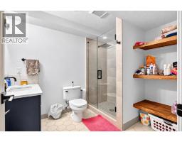 948 31 Avenue NW - photo 26