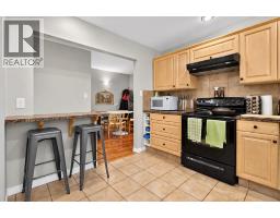 948 31 Avenue NW - photo 12