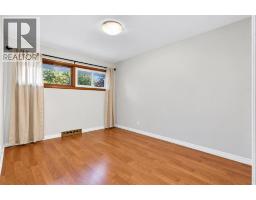 948 31 Avenue NW - photo 38
