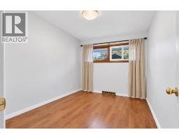 948 31 Avenue NW - photo 37