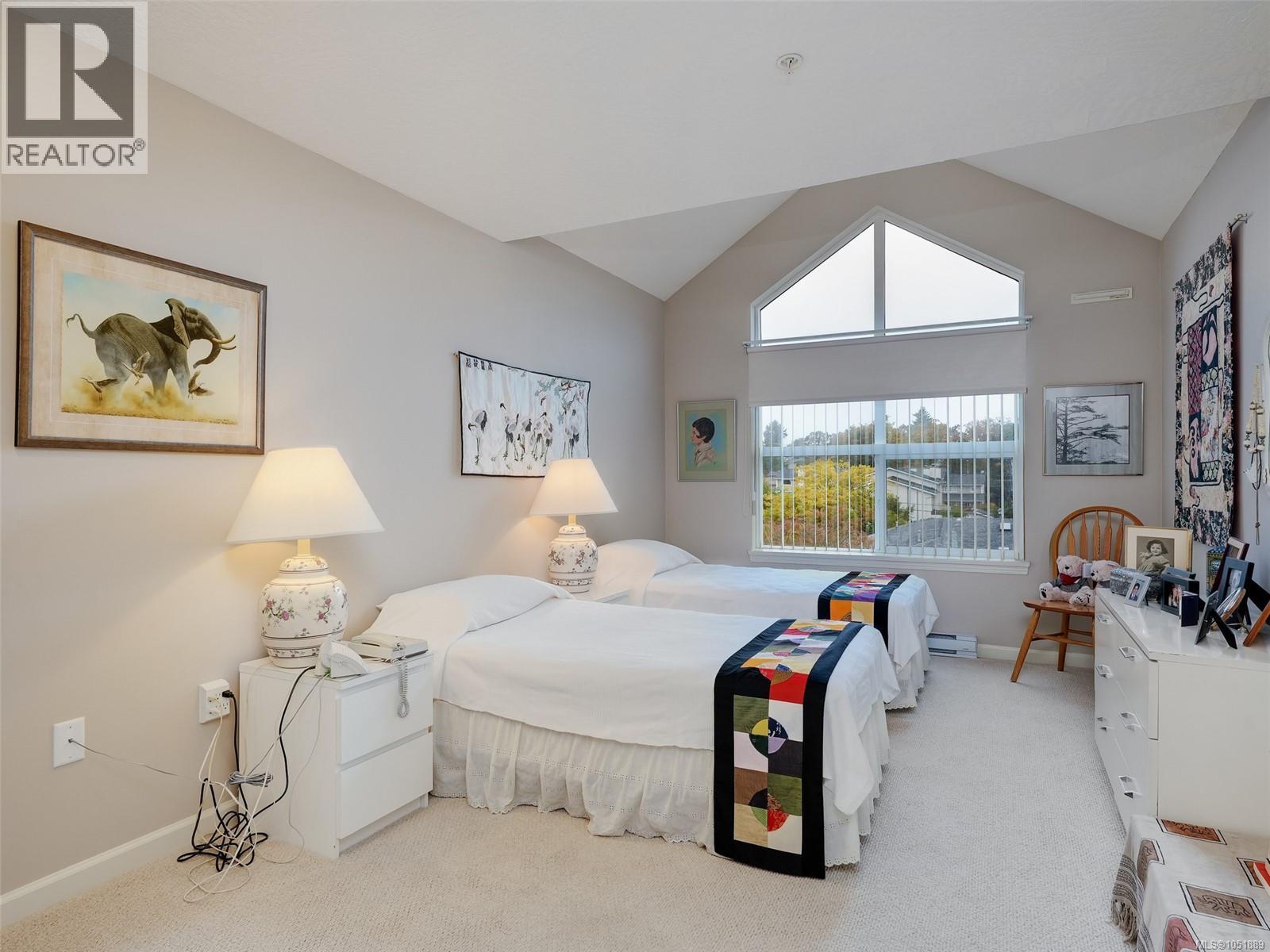 316 1485 Garnet Road, Saanich