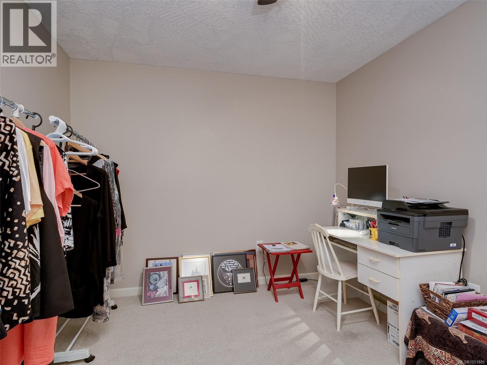 316 1485 Garnet Road, Saanich