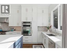 2009 40 Avenue SW - photo 11