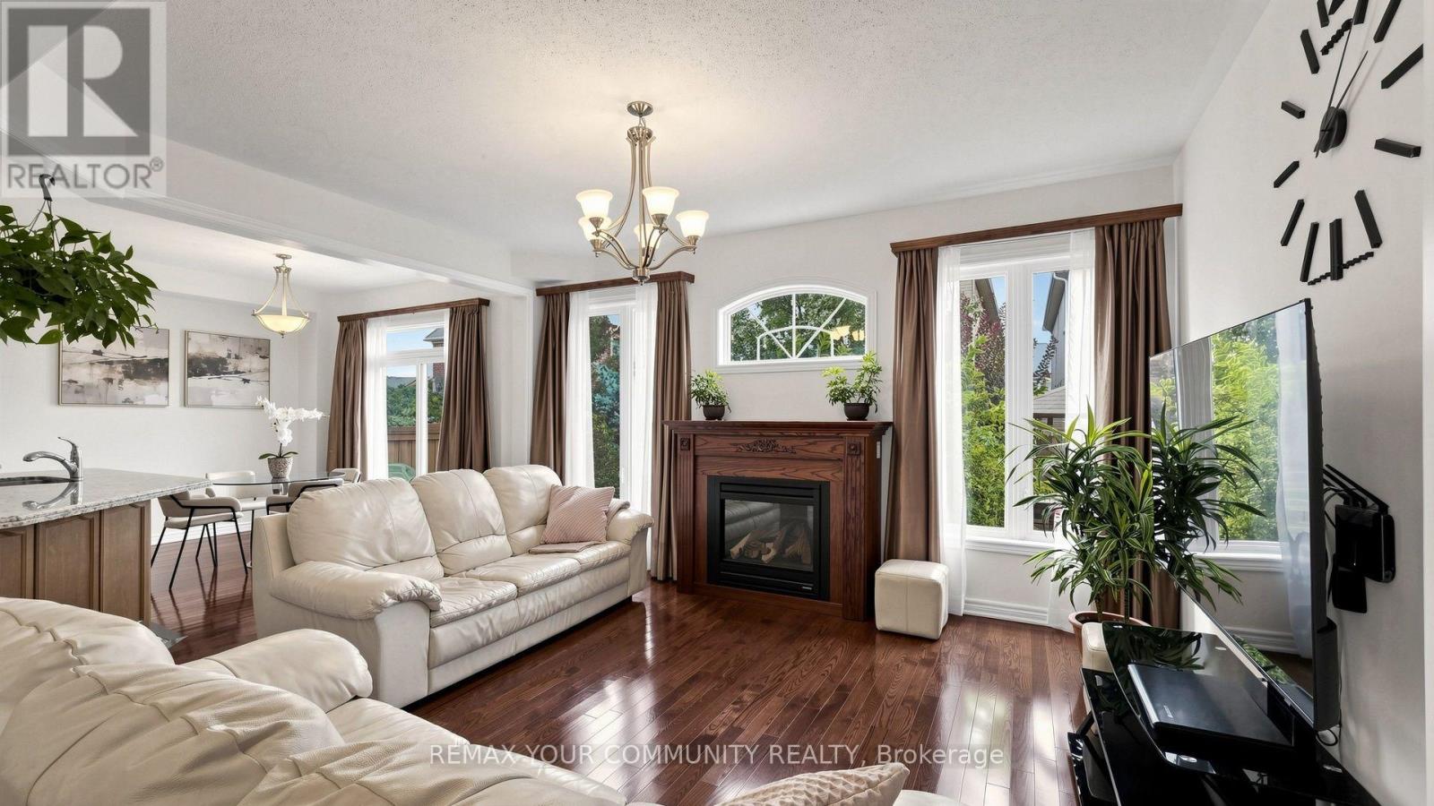 6 Homerton Avenue, Richmond Hill, ON photo 6
