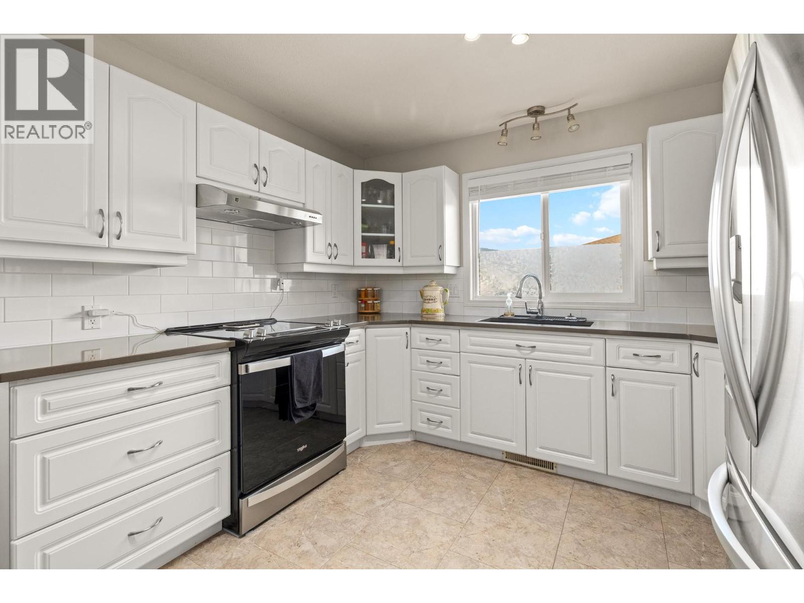 #20 151 8 Avenue SW - 10