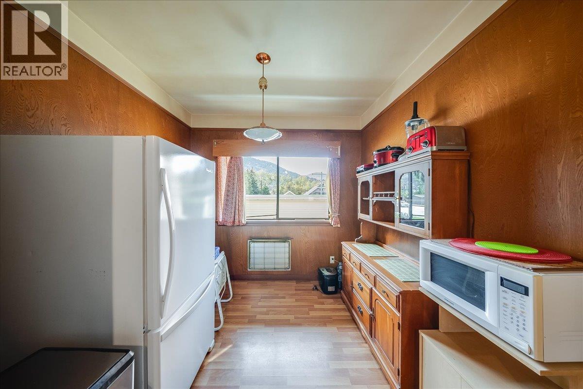 1396 Second Avenue, Trail