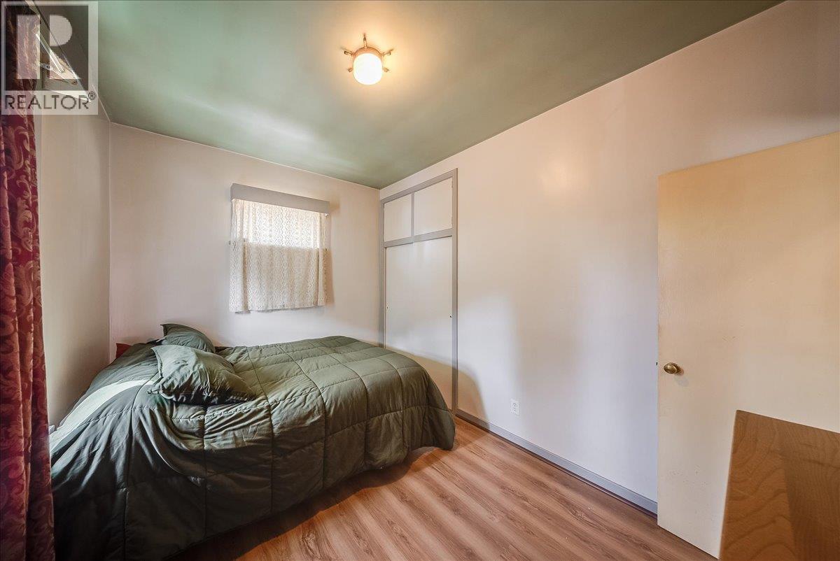 1396 Second Avenue, Trail