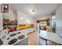 Living room - 1396 Second Avenue, Trail, BC V1R1L9 Photo 10