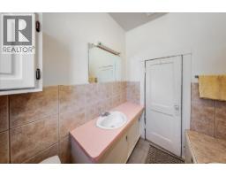 1396 Second Avenue, Trail, BC V1R1L9 Photo 21