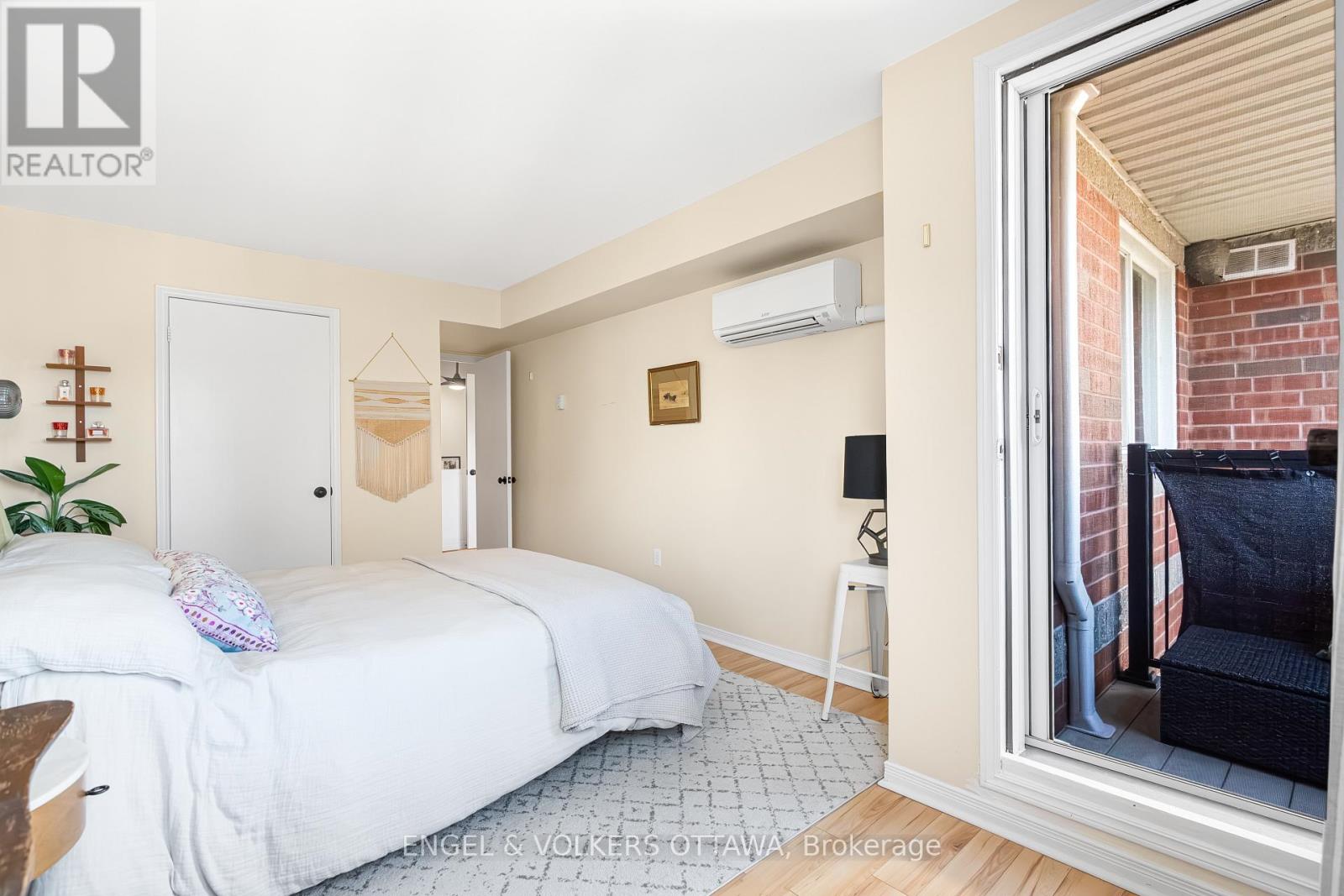 #3 4 O'MEARA STREET - 17