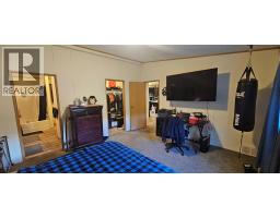 48 Wilderness Heights Drive, Elkford, BC V0B1H0 Photo 12