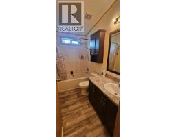 48 Wilderness Heights Drive, Elkford, BC V0B1H0 Photo 21