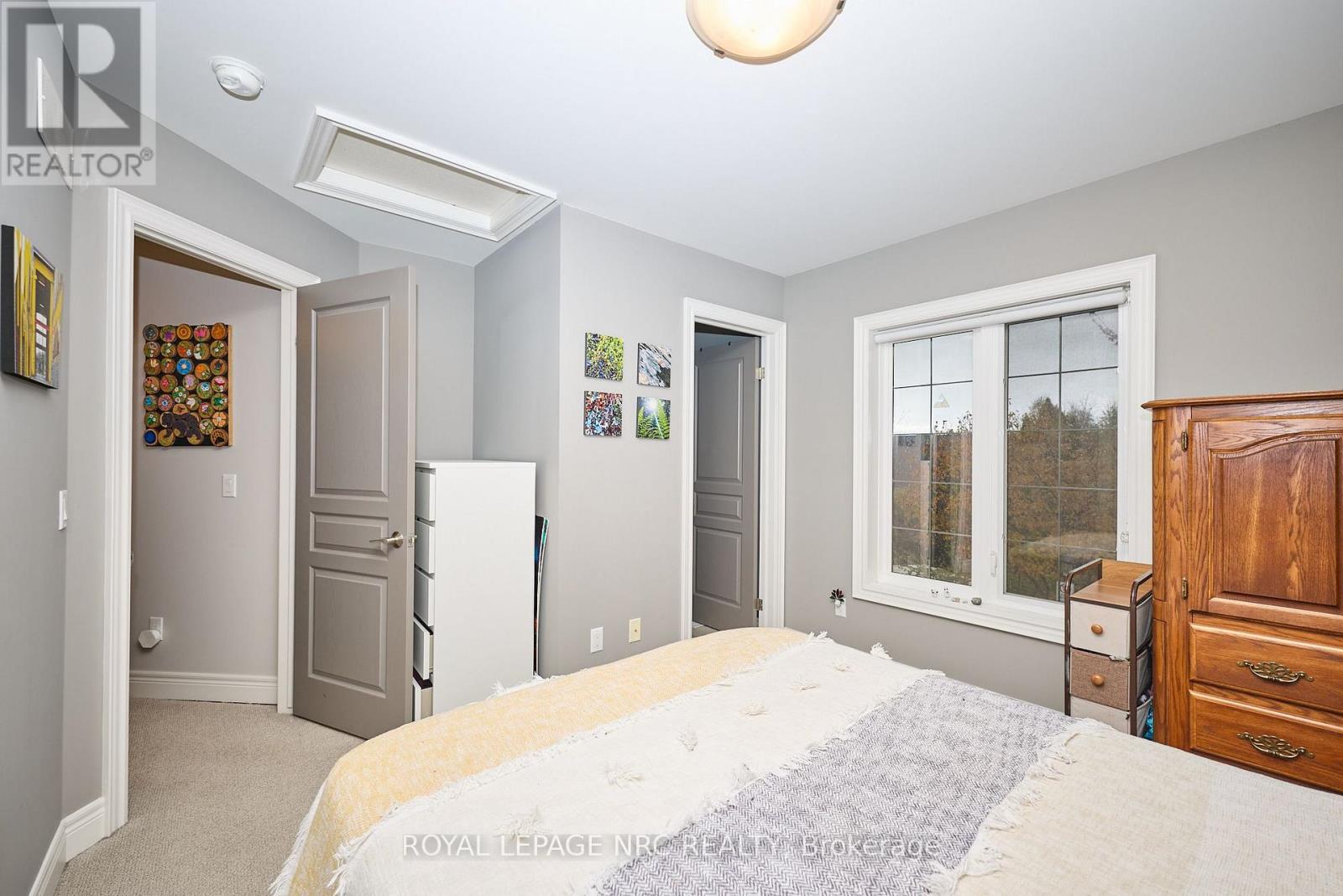608 Simcoe Street — photo 14