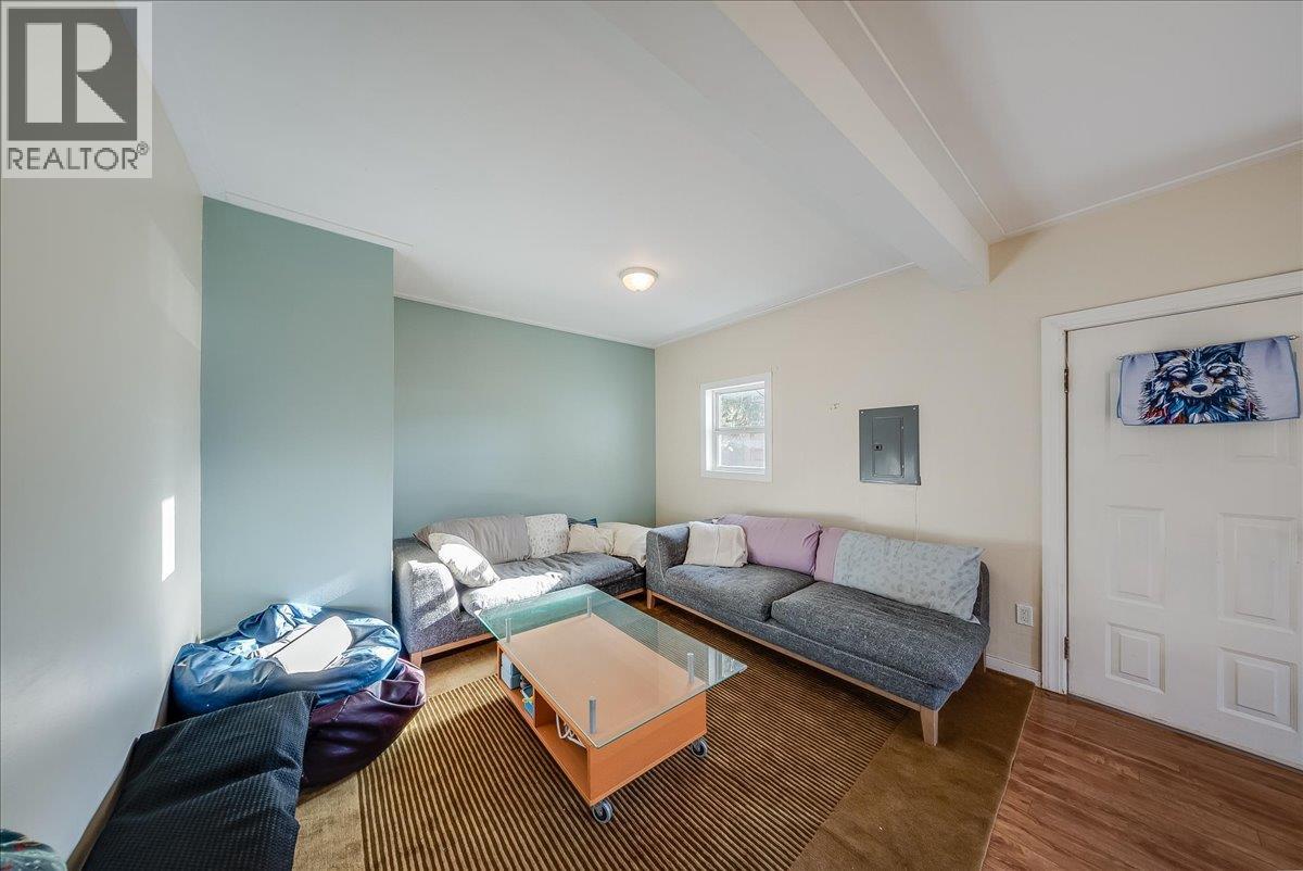 514 Davies Avenue, Salmo