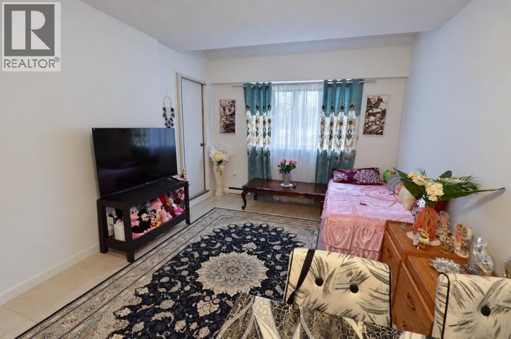 225 8120 COLONIAL DRIVE, Richmond
