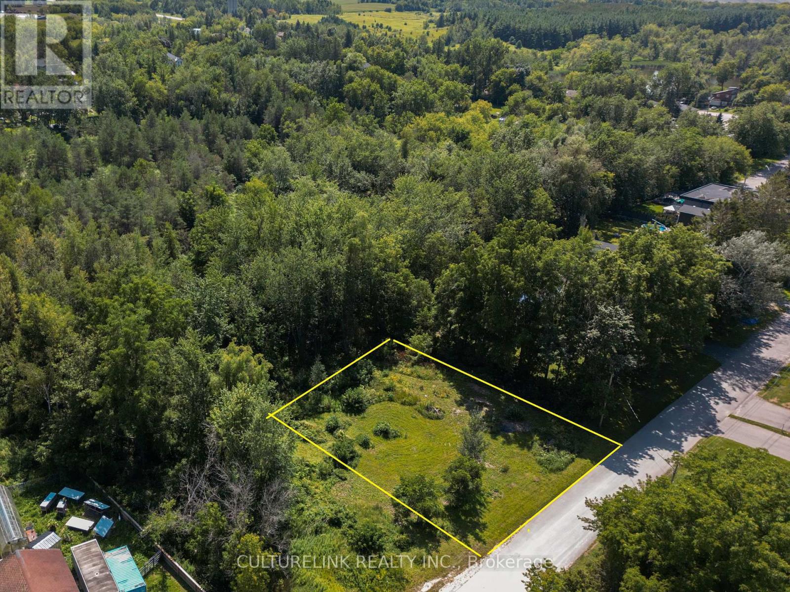 11 Victor Road, Whitchurch-Stouffville, ON photo 3