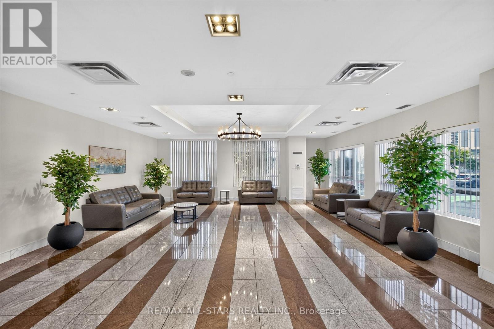 #2009 1328 BIRCHMOUNT ROAD - 26