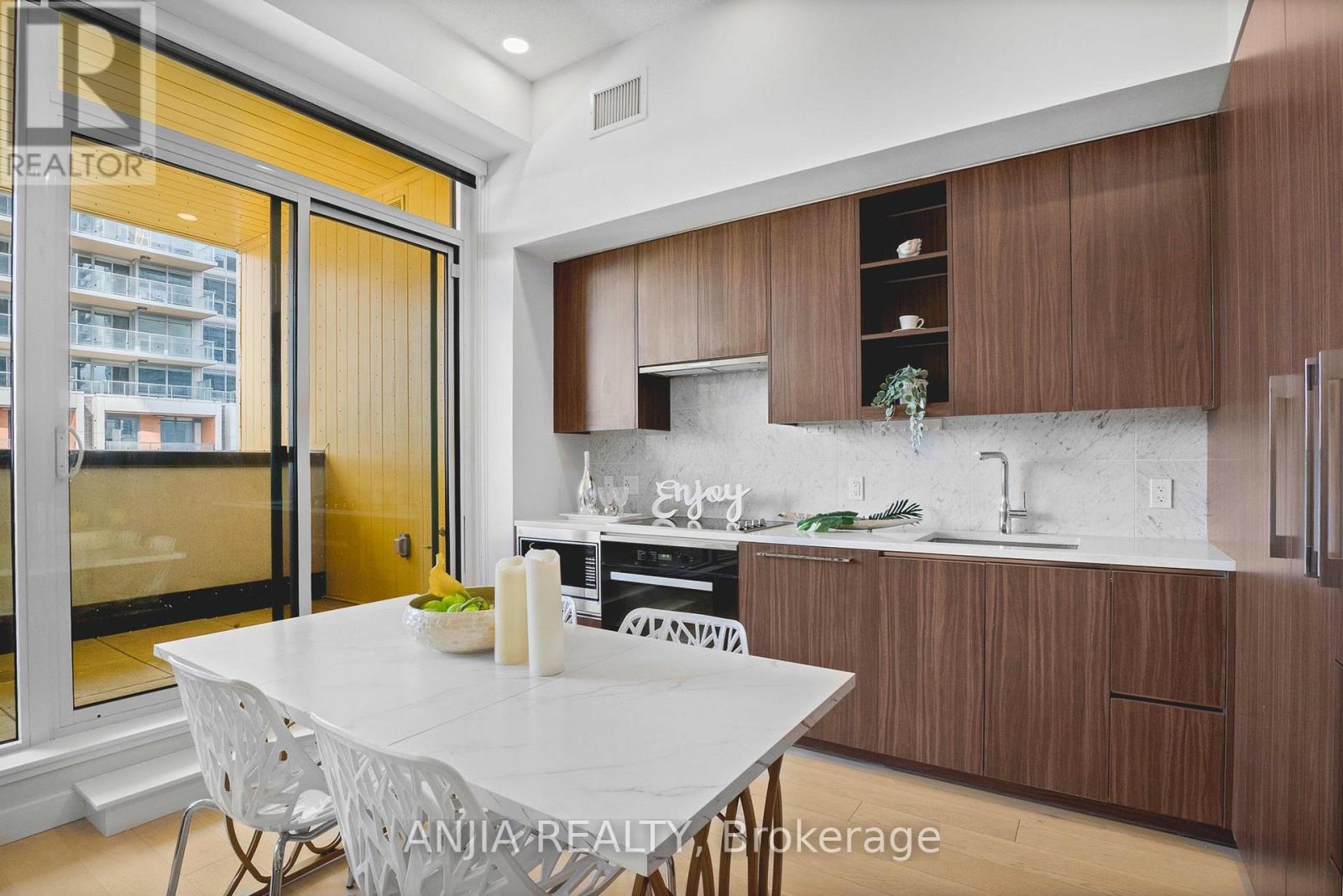 TH607- 85 McMahon Drive, Toronto, ON photo 13