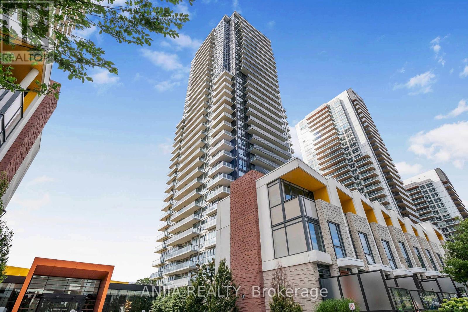 TH607- 85 McMahon Drive, Toronto, ON photo 2