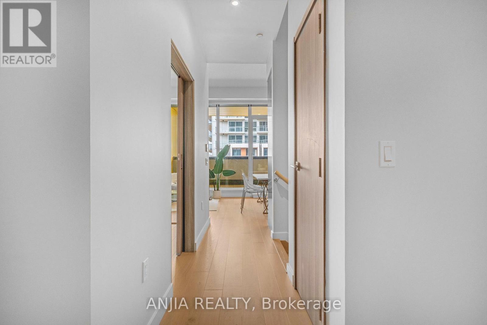 TH607- 85 McMahon Drive, Toronto, ON photo 6