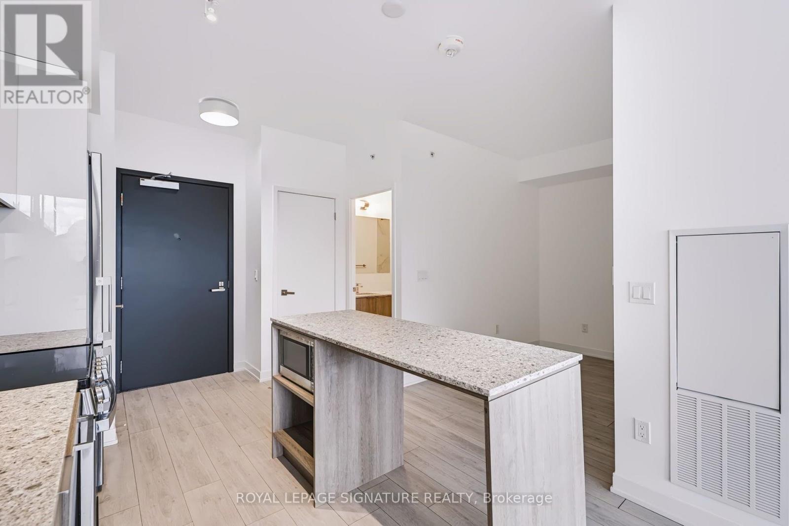 31 Tippett Road — photo 13