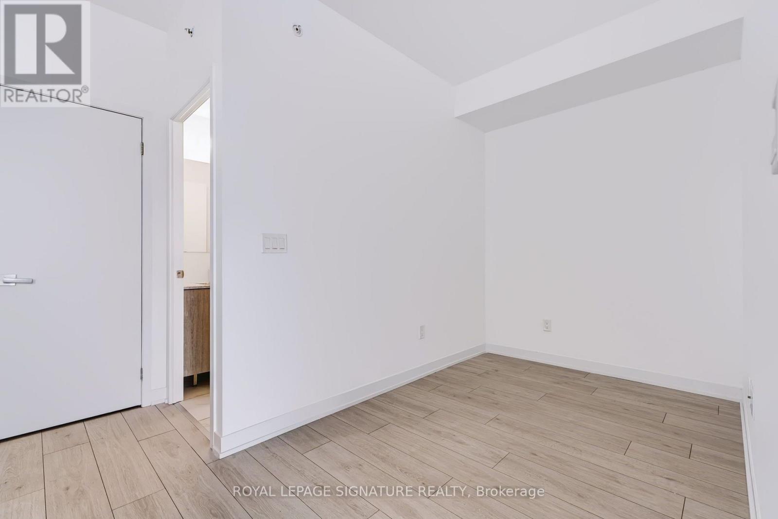 31 Tippett Road — photo 21