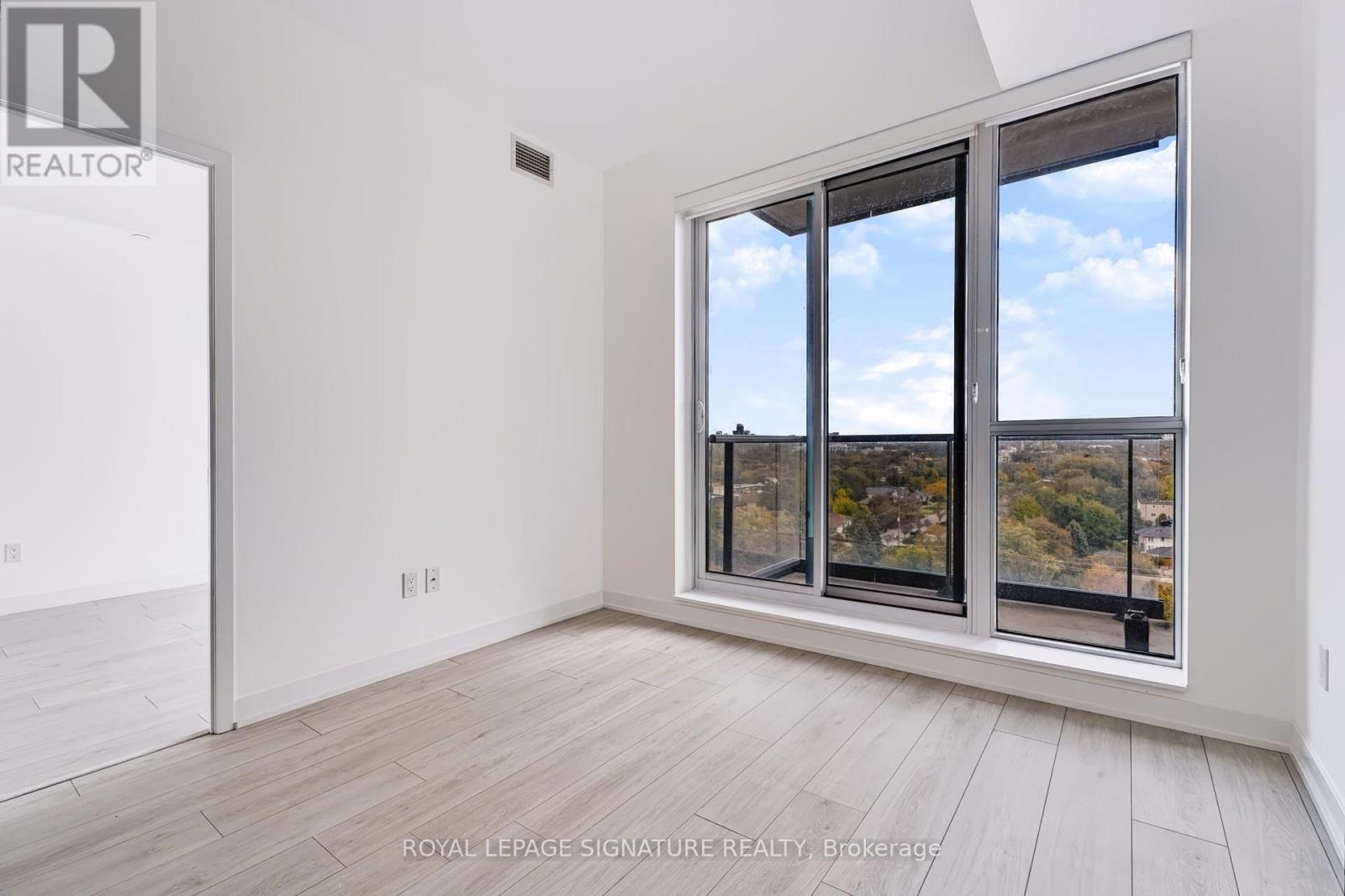31 Tippett Road — photo 8