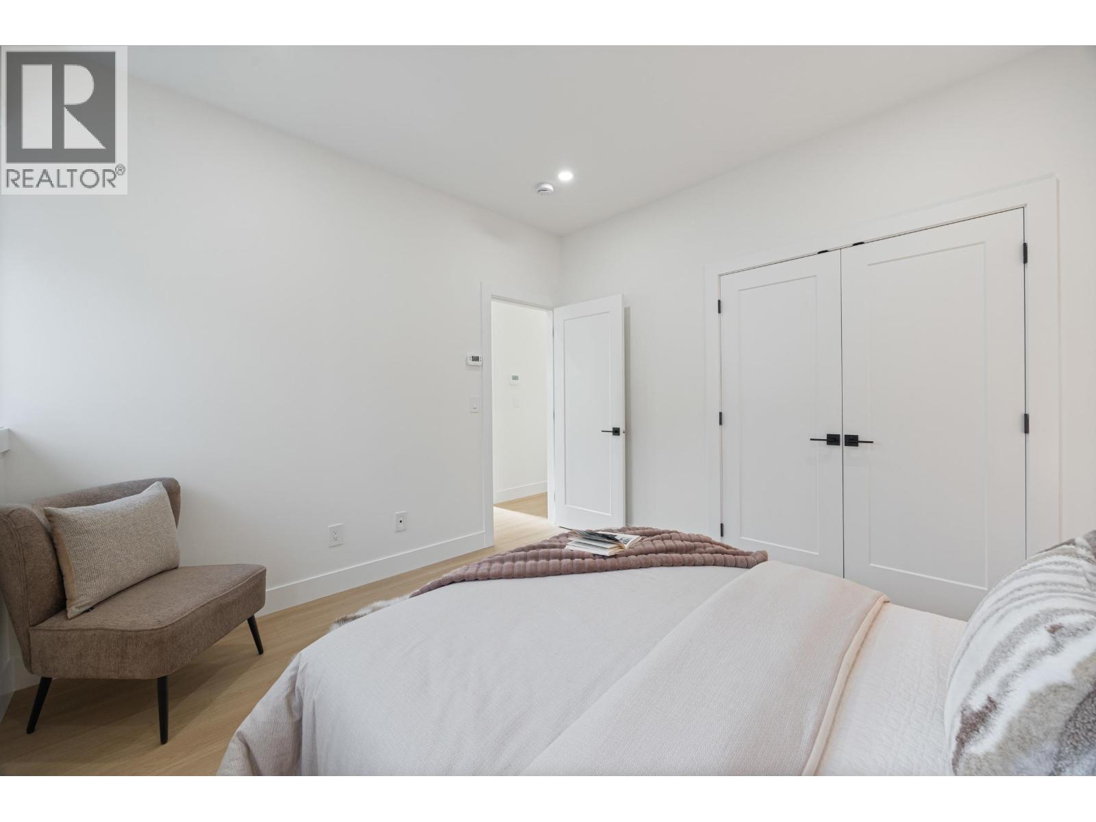 1 7087 MARY AVENUE, Burnaby - Image 1