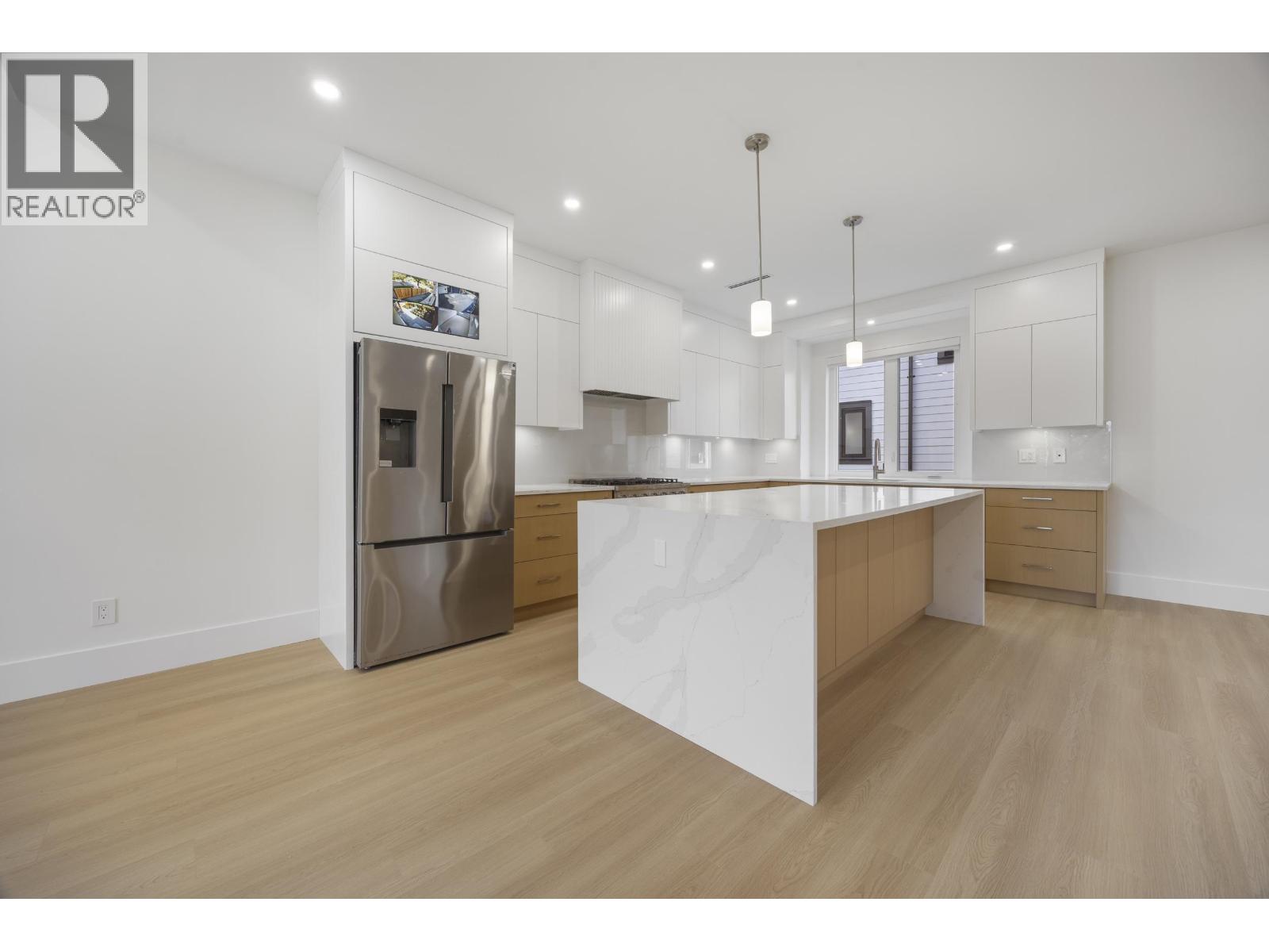 1 7087 MARY AVENUE, Burnaby - Image 1