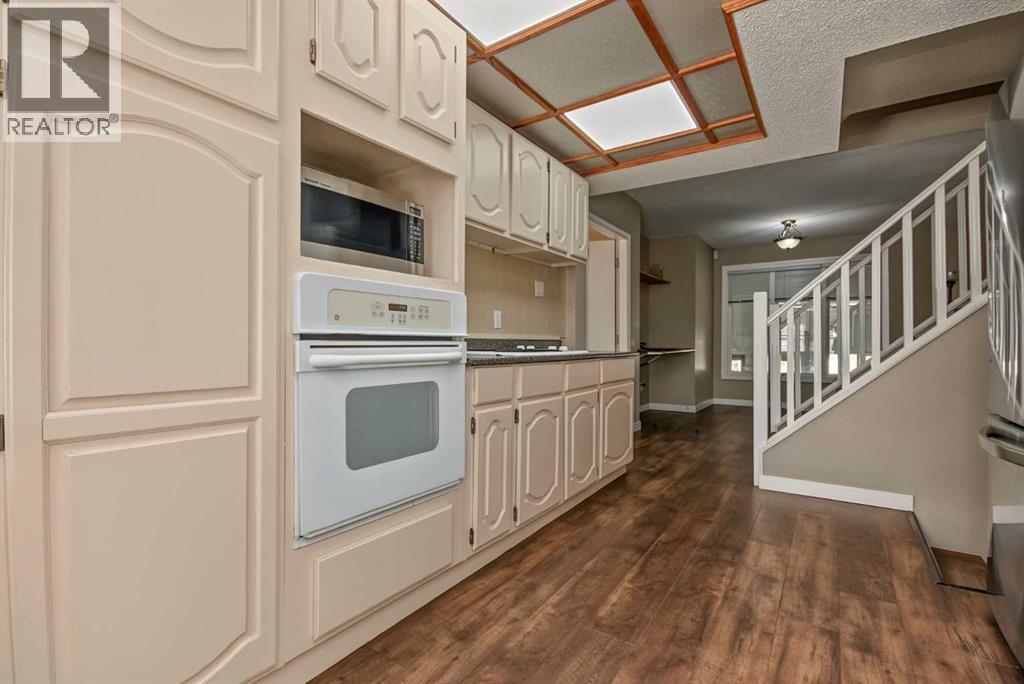 9816 105 Avenue - 15