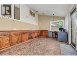 3pc Bathroom - 9816 105 Avenue, Grande Prairie, AB T8V1G8 Photo 9