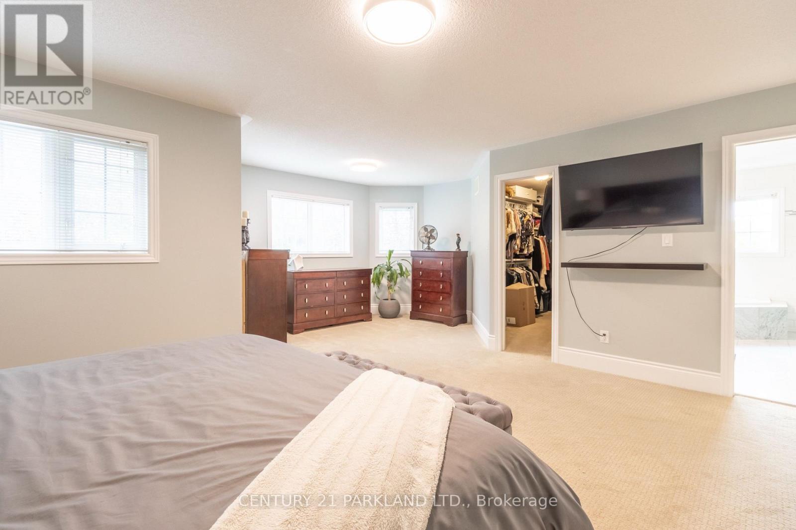 18 NAPIER COURT - 25