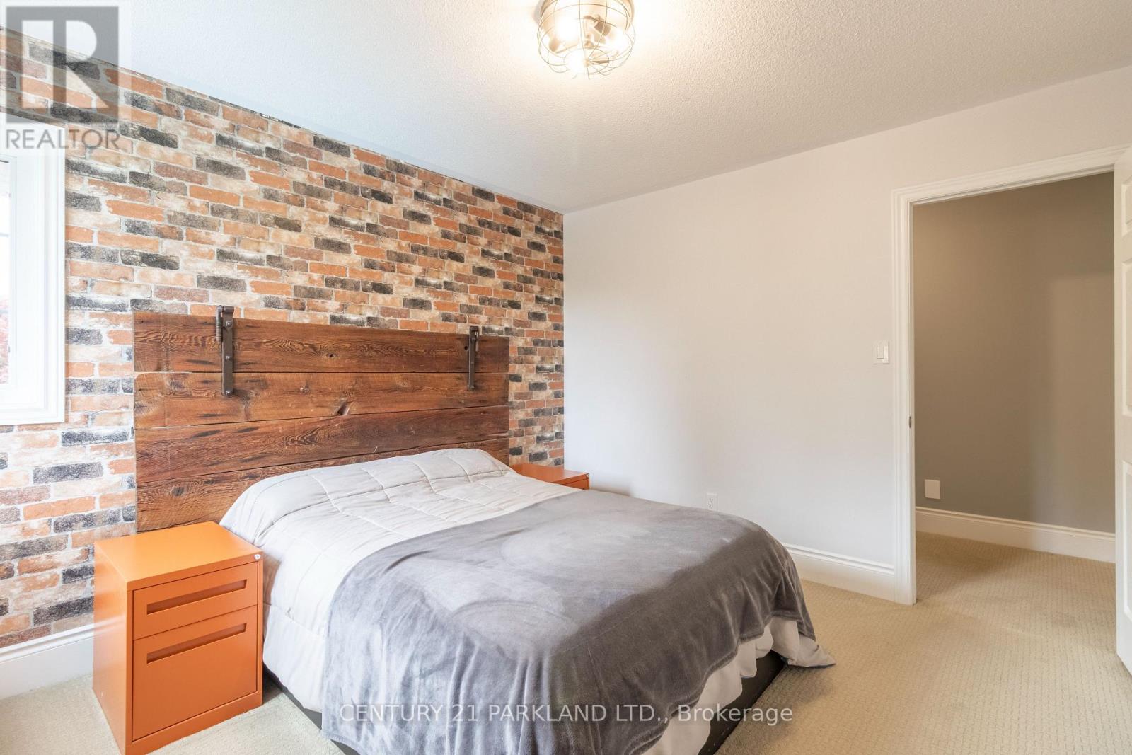 18 NAPIER COURT - 31