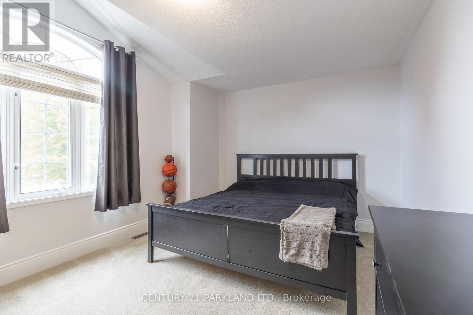 18 Napier Court, Whitby, ON photo 33