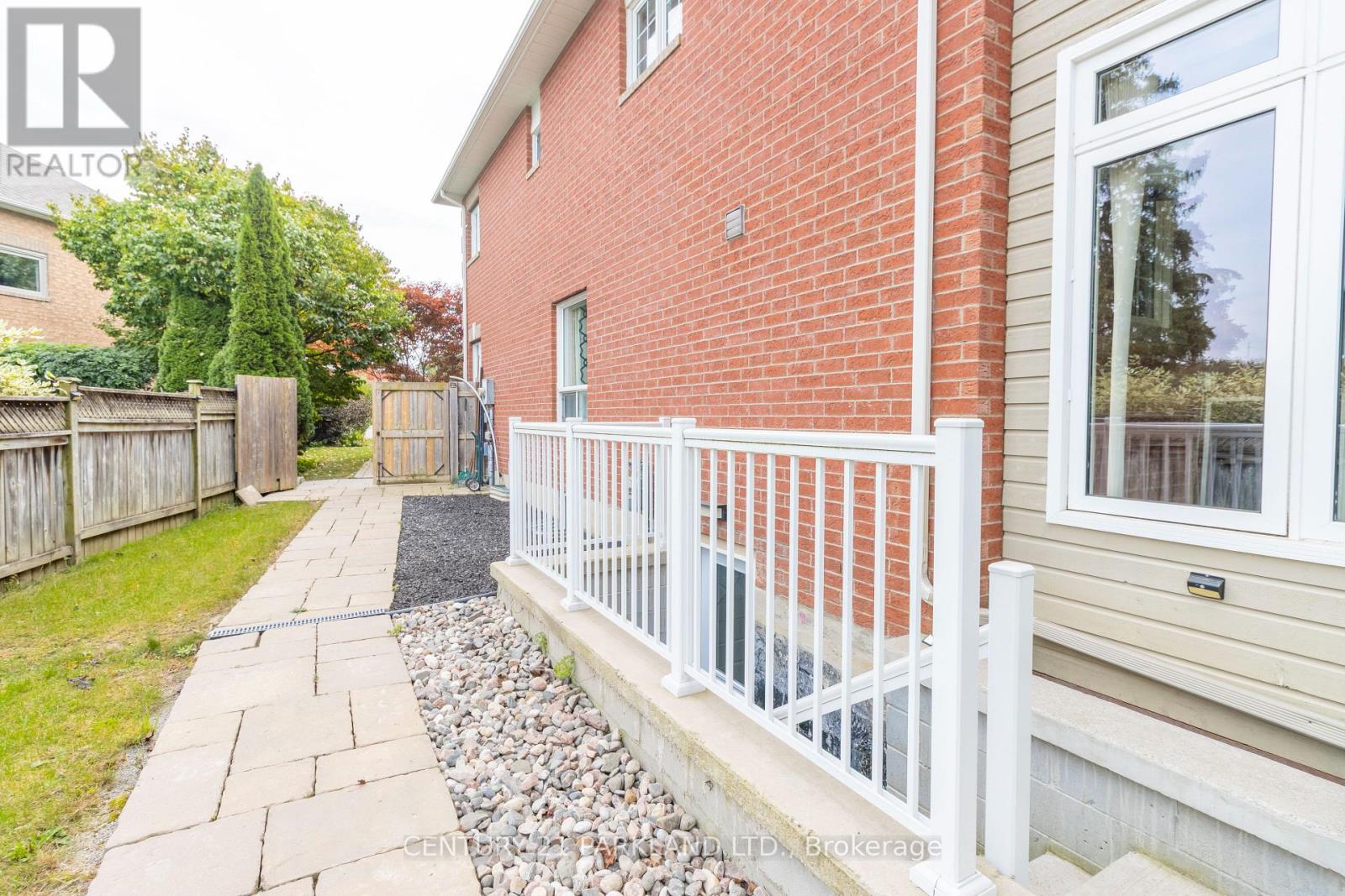 18 Napier Court, Whitby, ON photo 37