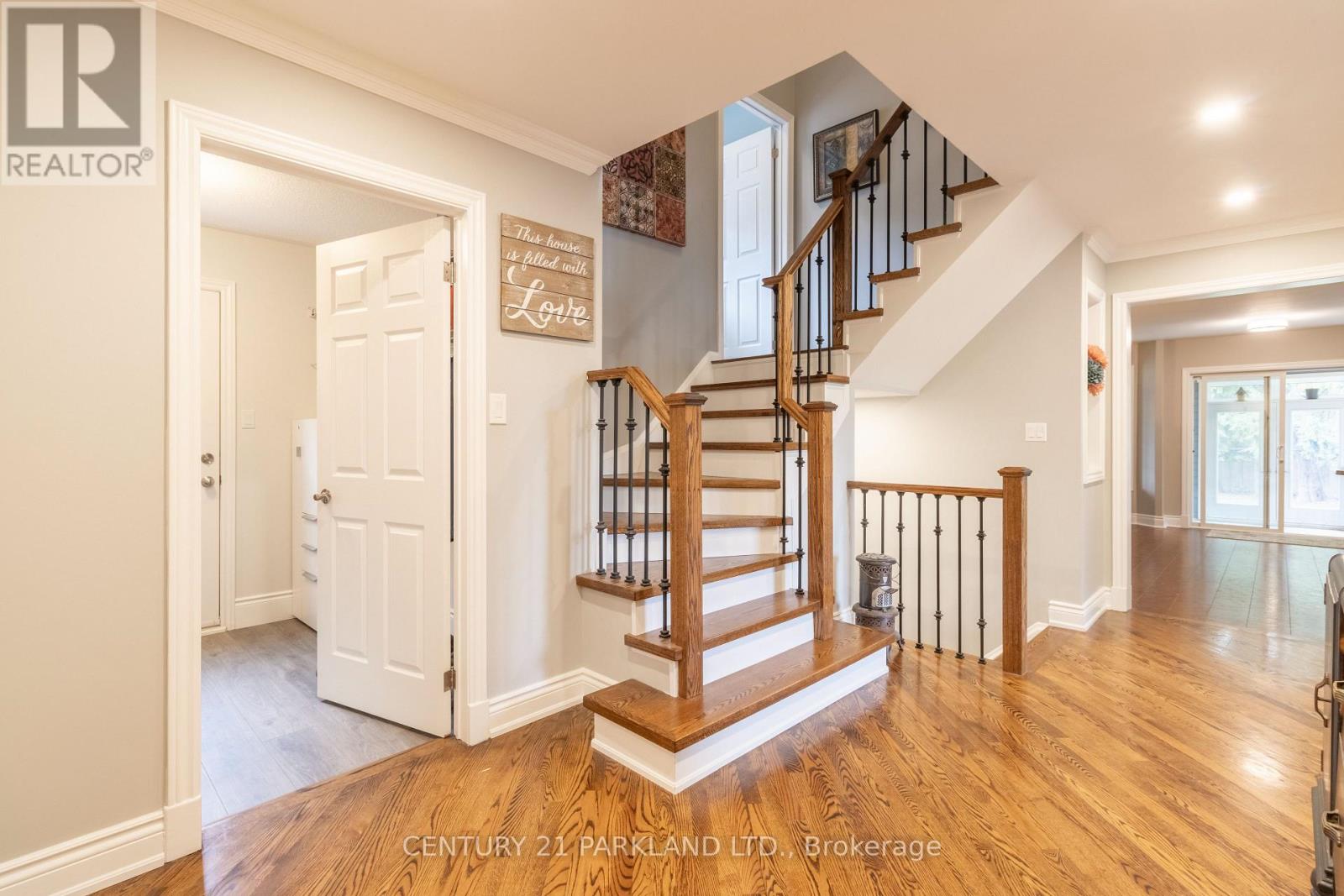18 Napier Court, Whitby, ON photo 4