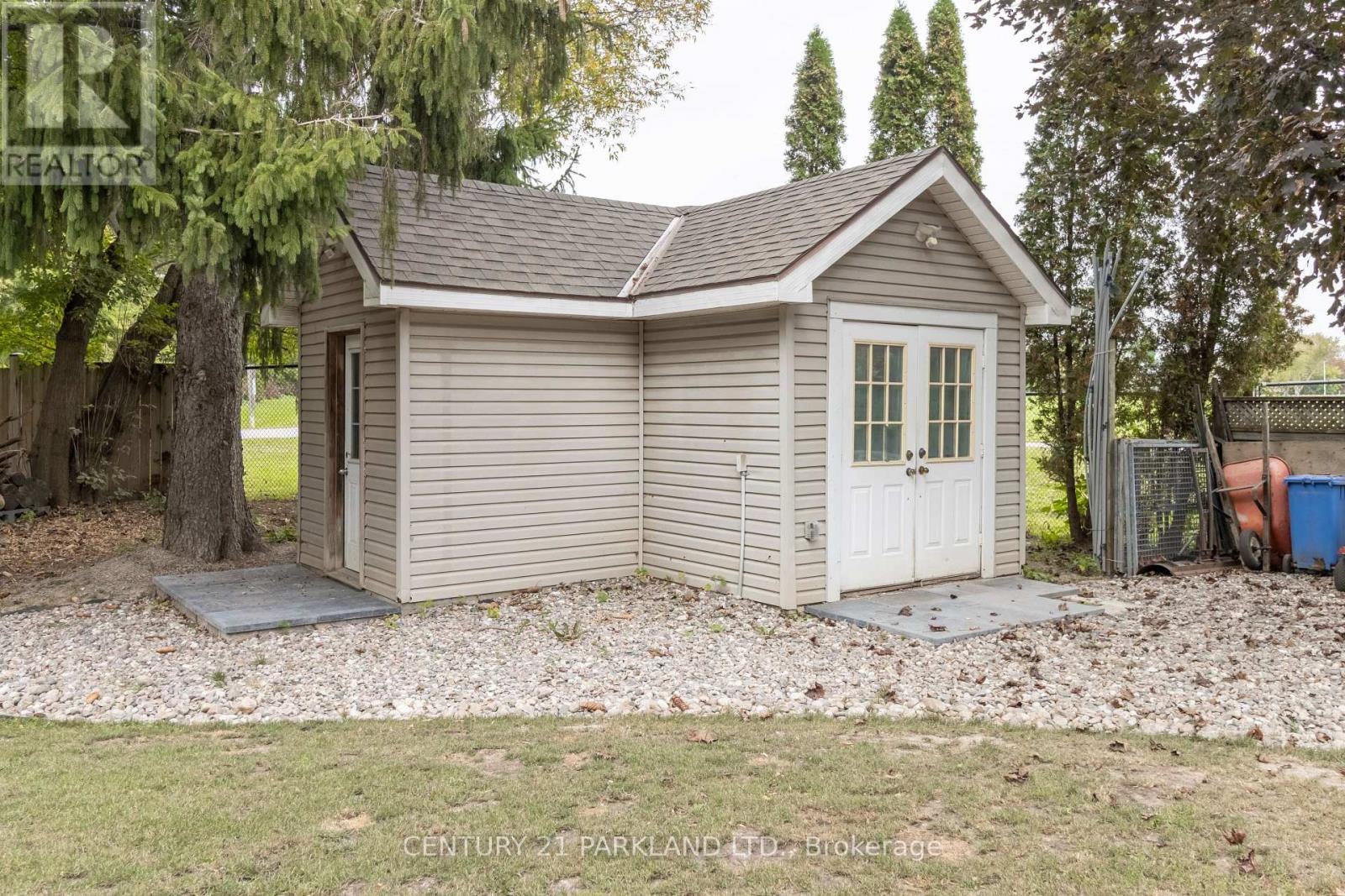 18 NAPIER COURT - 45