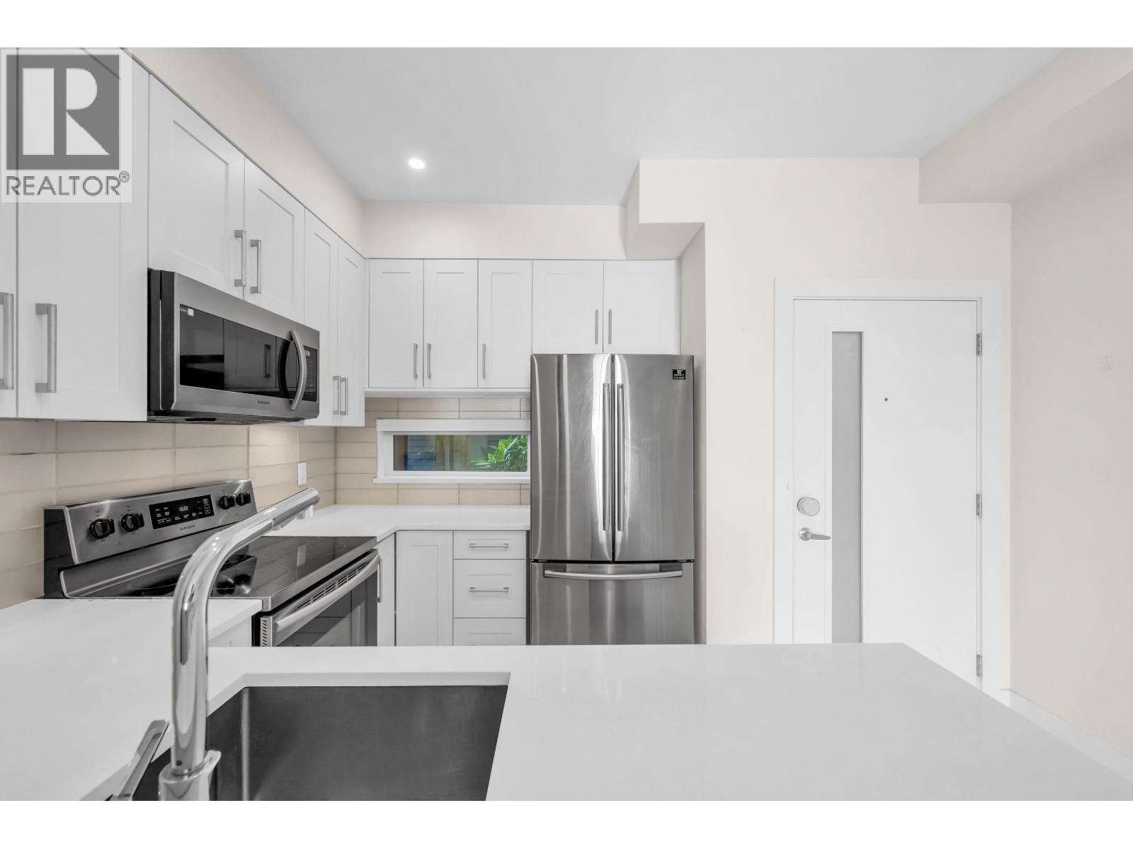 302 218 CARNARVON STREET, New Westminster