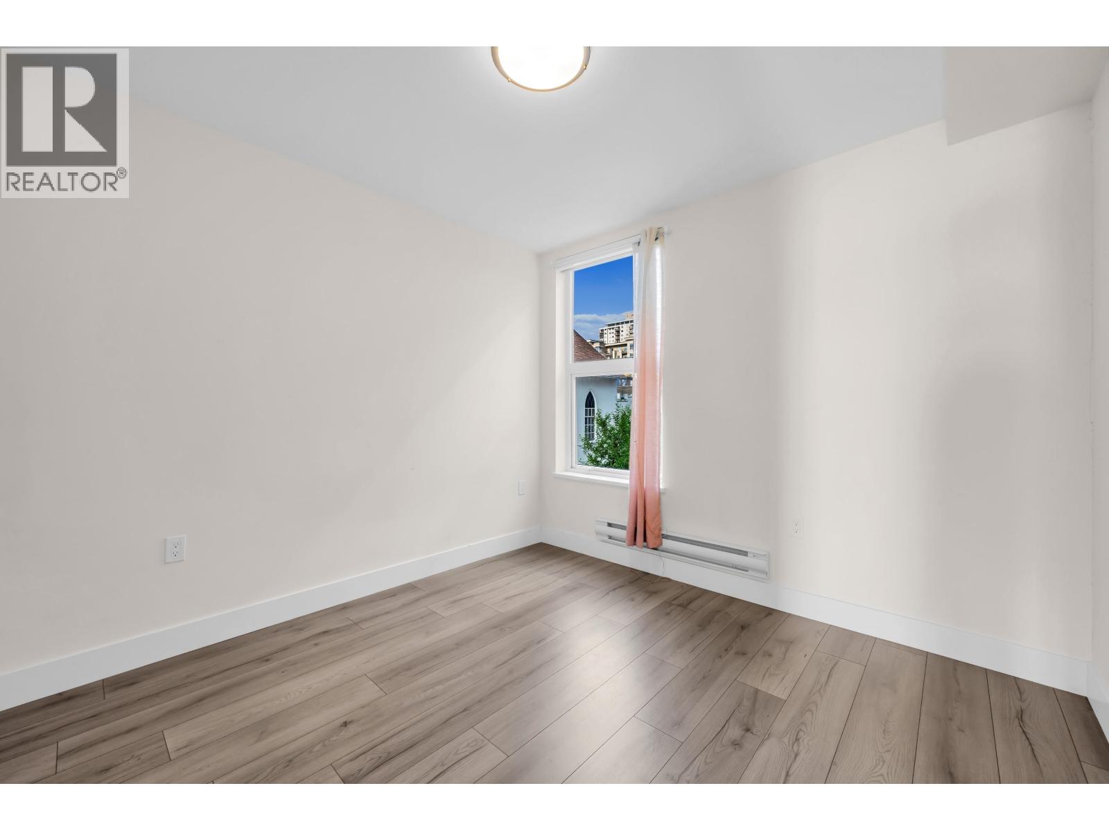 302 218 CARNARVON STREET, New Westminster