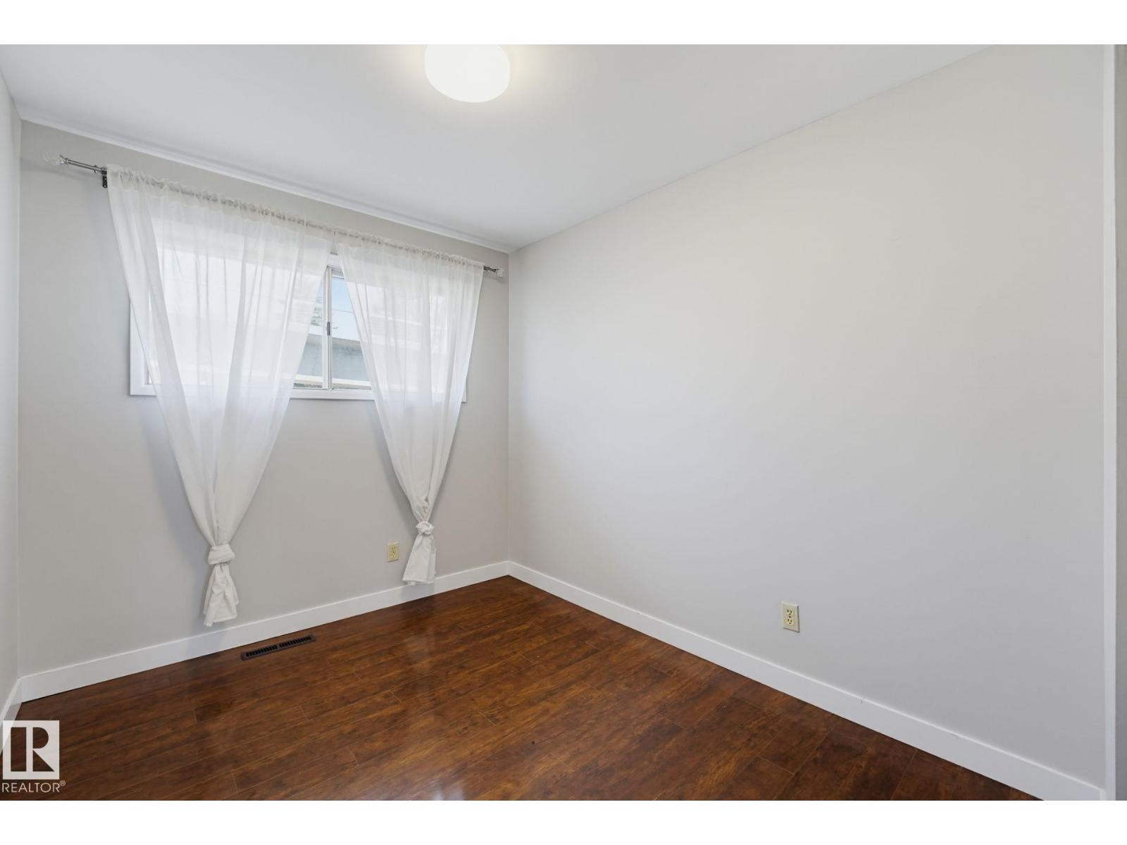 16415 87 Avenue NW, Elmwood — photo 17 of 30: Property photo
