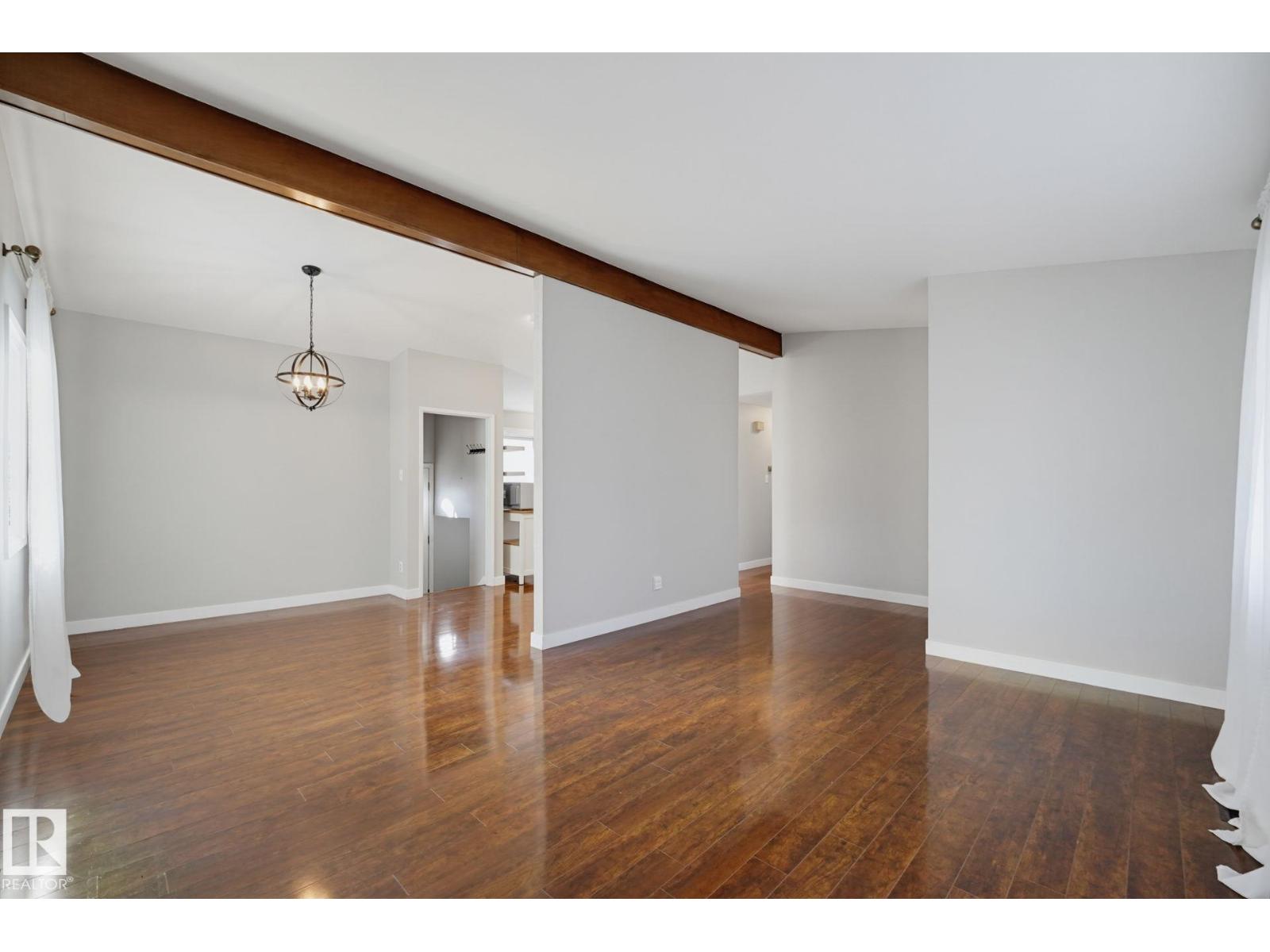 16415 87 AV NW - 3