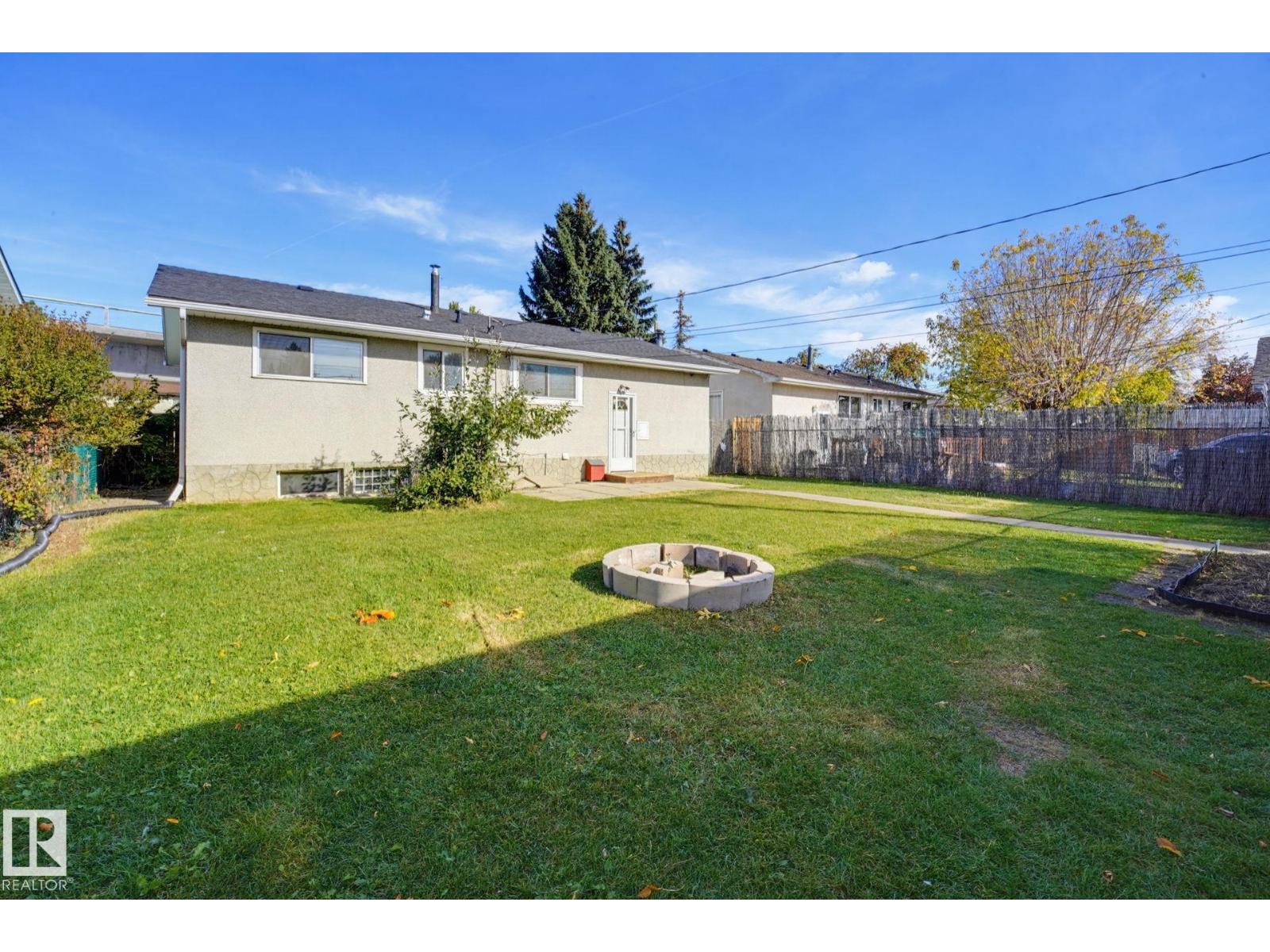 16415 87 AV NW - 29