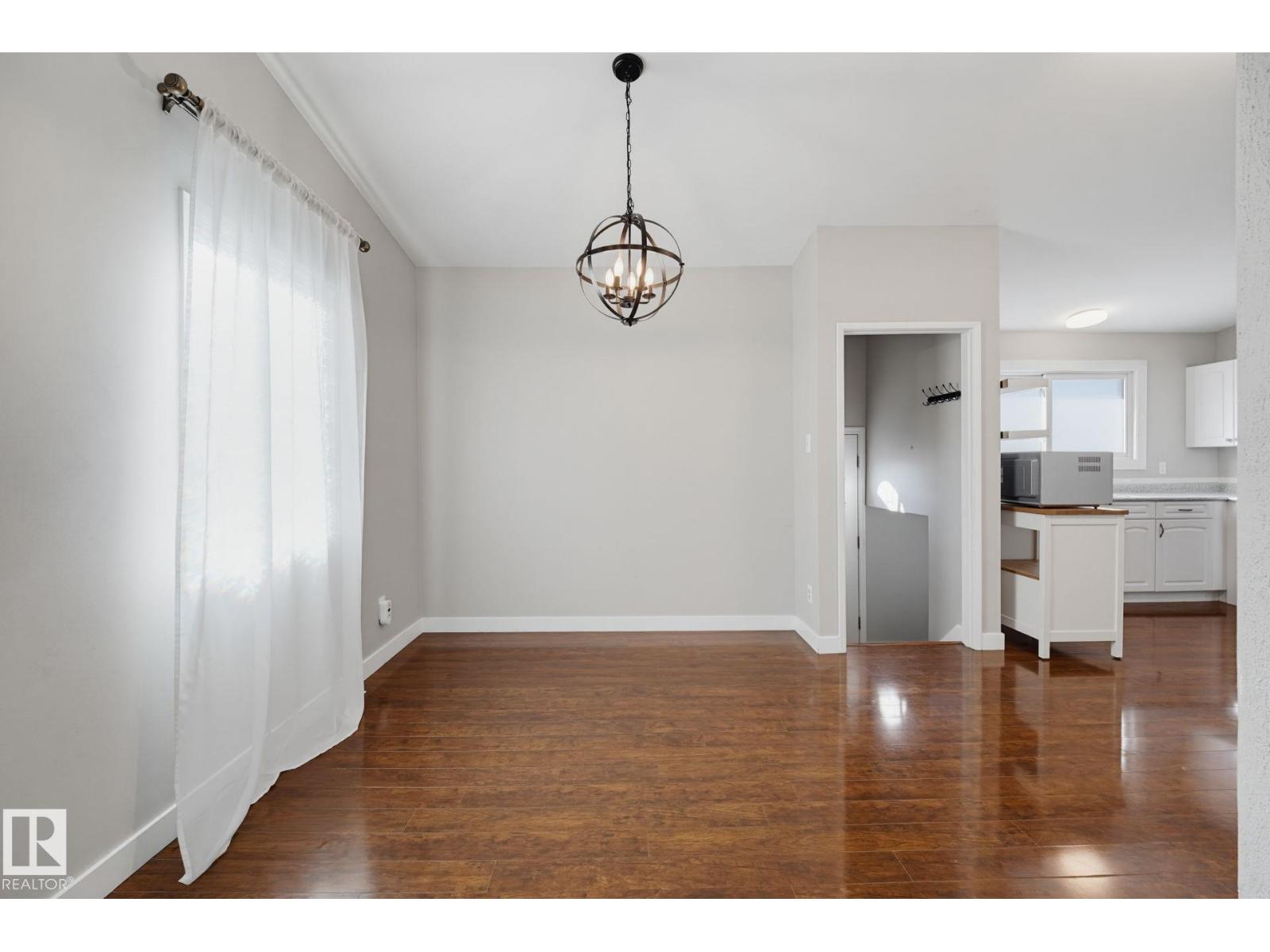 16415 87 Avenue NW, Elmwood — photo 7 of 30: Property photo